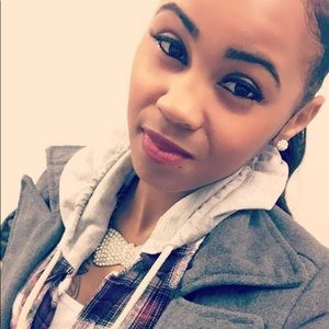 Meet your Posher, Sierra